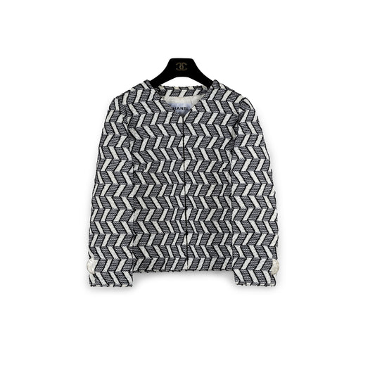 CHANEL BLACK AND WHITE GEOMETRIC DESIGN TWEED JACKET